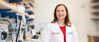 photo of Dr. Hulya Bayir in her lab